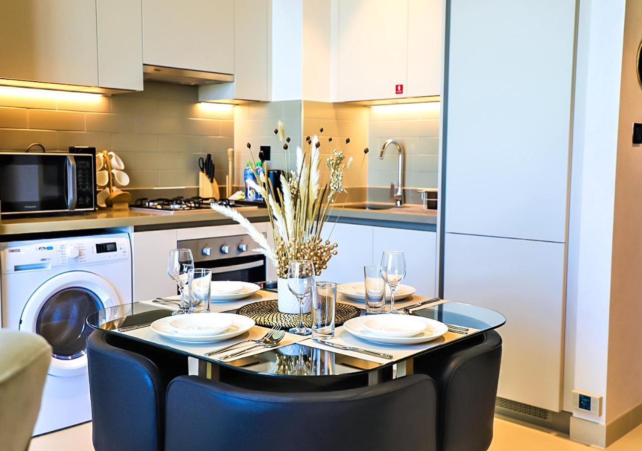 Stay By Latinem Luxury 2Br Holiday Home Cv B1309 Near Burj Khalifa دبي المظهر الخارجي الصورة
